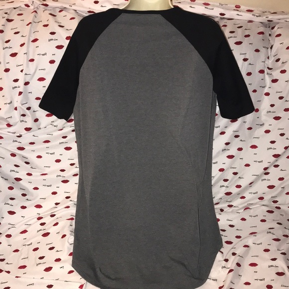 LuLaRoe XS black and grey top 💕 - Picture 3 of 5
